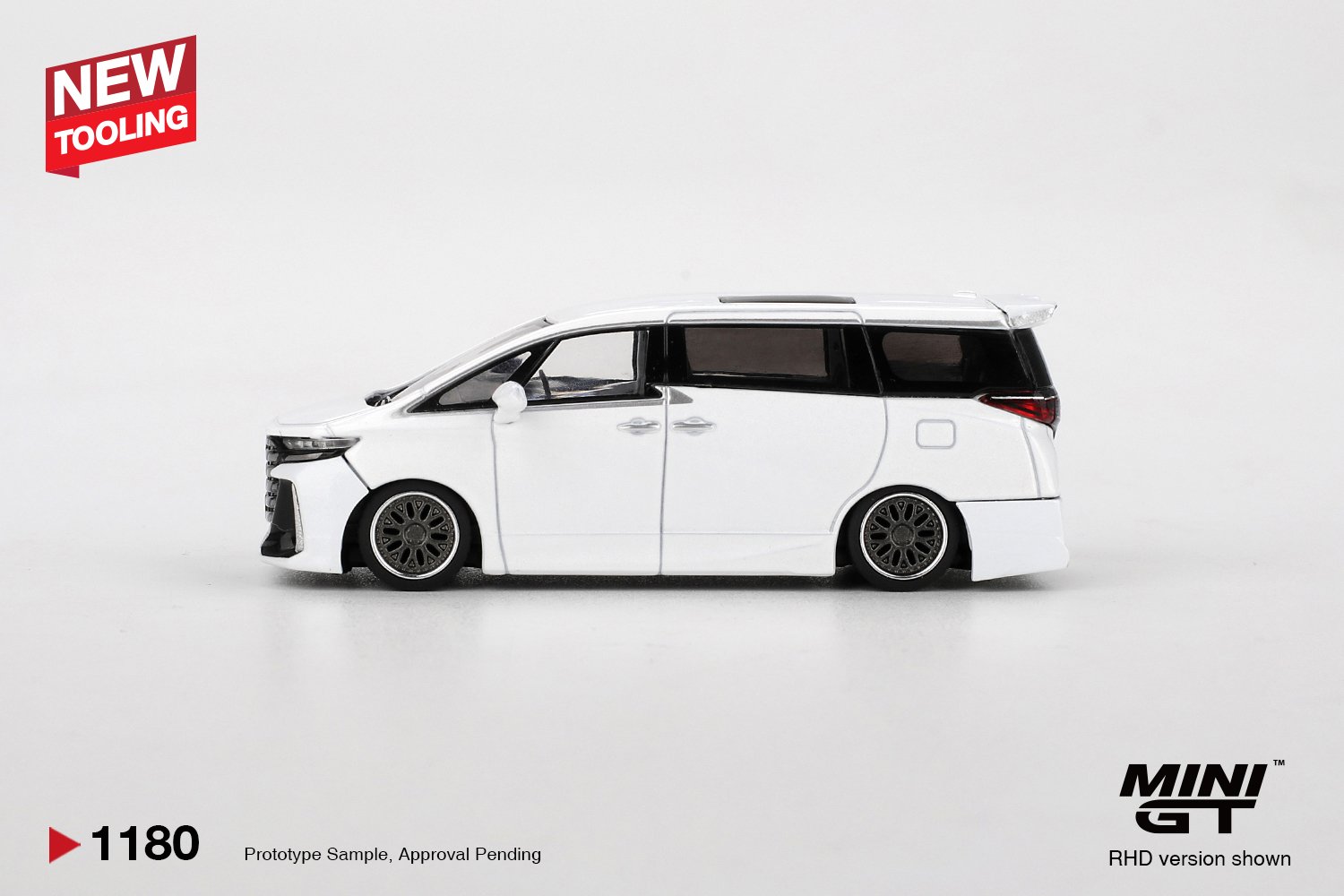 MINI GT #1180 Toyota Alphard 40 KUHL White LHD Diecast Model Car
