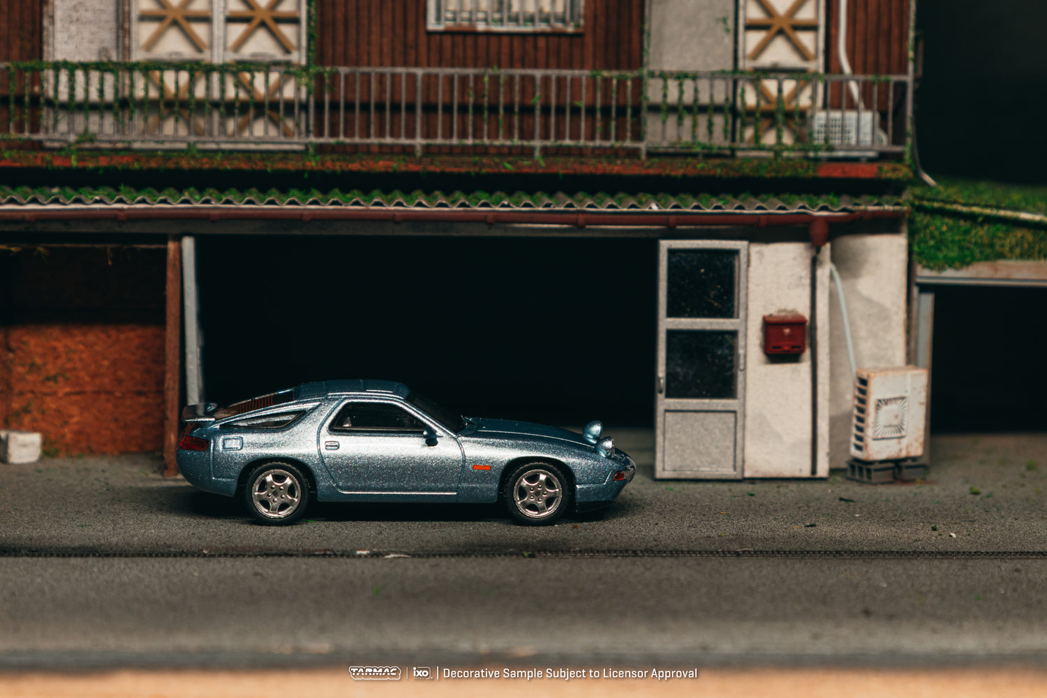 (Pre-order) Tarmac Works Porsche 928 GTS Blue Metallic Diecast Model Car