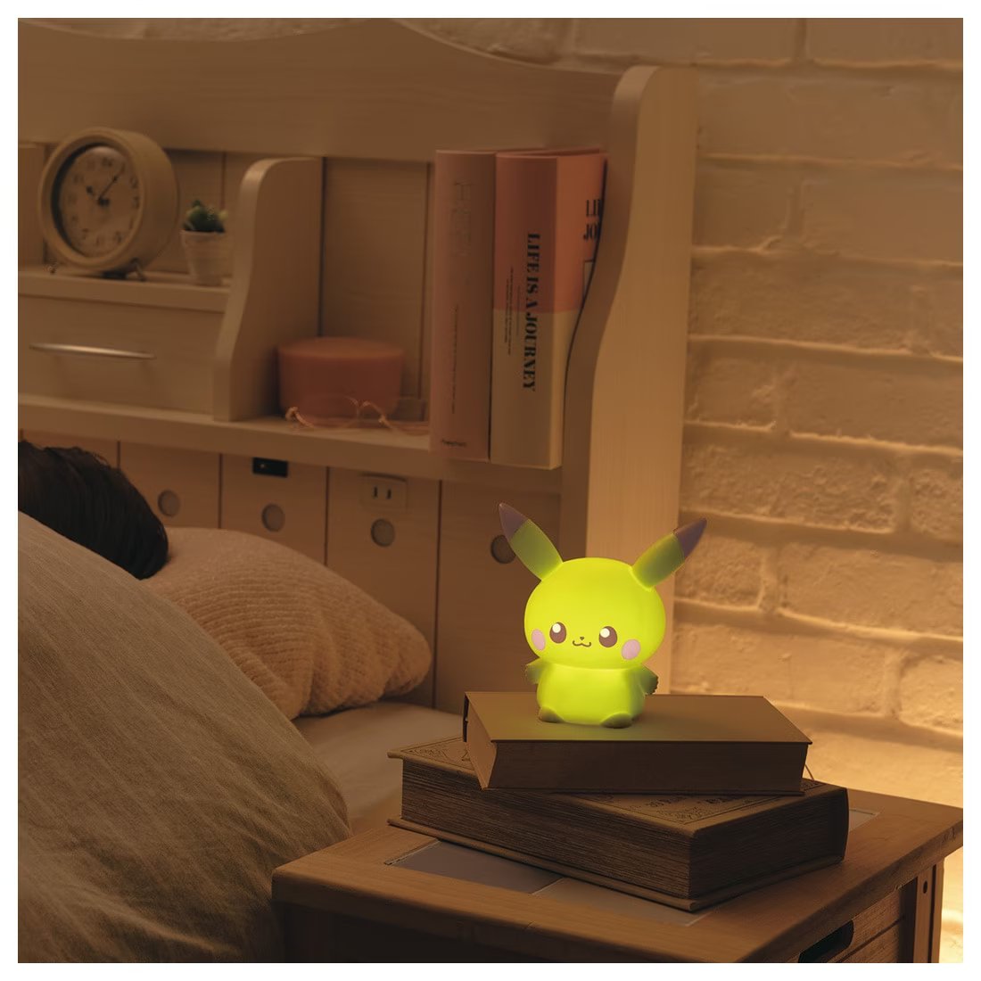 Takara Tomy Pokemon PokePiece Pokepeace Puni Kyun Light Pikachu