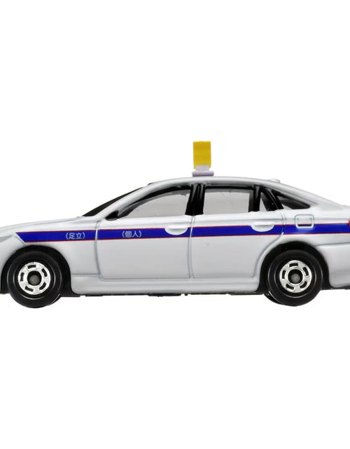 Load image into Gallery viewer, Takara Tomy Tomica Die-cast Car - Scale 1:66 NO.084 Toyota Crown Private Taxi
