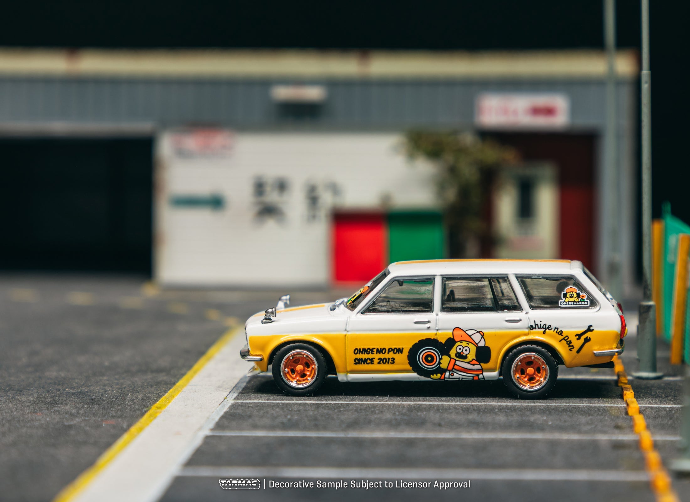 Tarmac Works 1/64 Datsun Bluebird 510 Wagon  OHIGE no PON Model Car