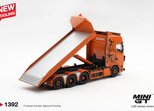 Load image into Gallery viewer, (Pre-order) Mini GT #1392 Scania 770S B8x4NA Hooklift Flatbed Orange LHD
