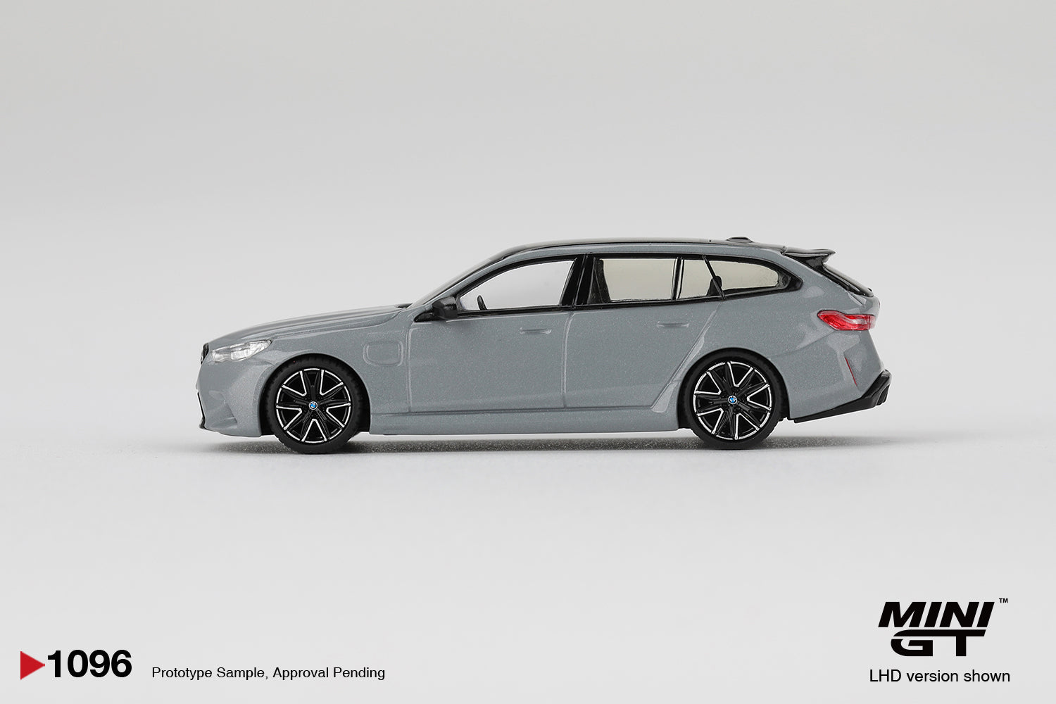 MINI GT #1096 BMW M5 Touring (G99) Brooklyn Grey Metallic LHD Car