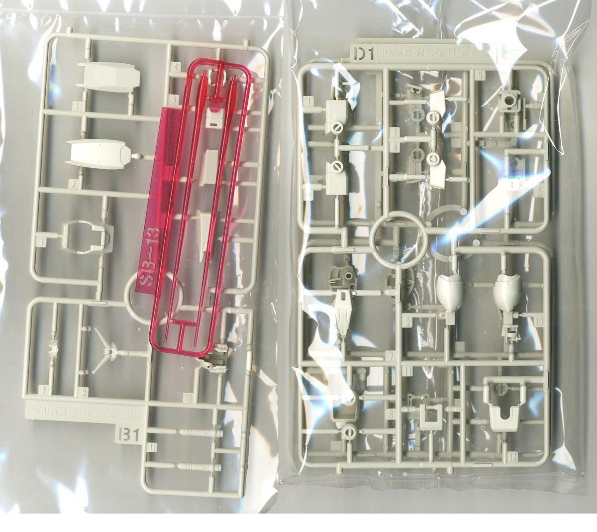 Bandai HG 1/144 RX-78-2 Gundam [Beyond Global] (Gundam Model Kits)