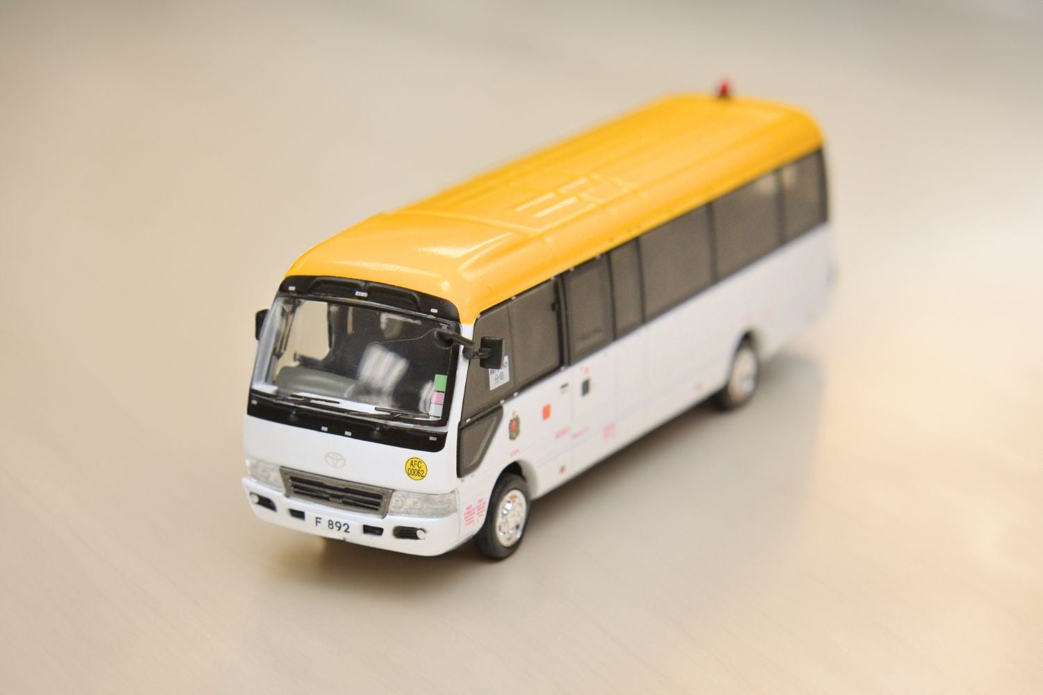 Tiny City FSD19 1/76 Die-cast Model Car - Toyota Coaster B59 HKFSD (F892)