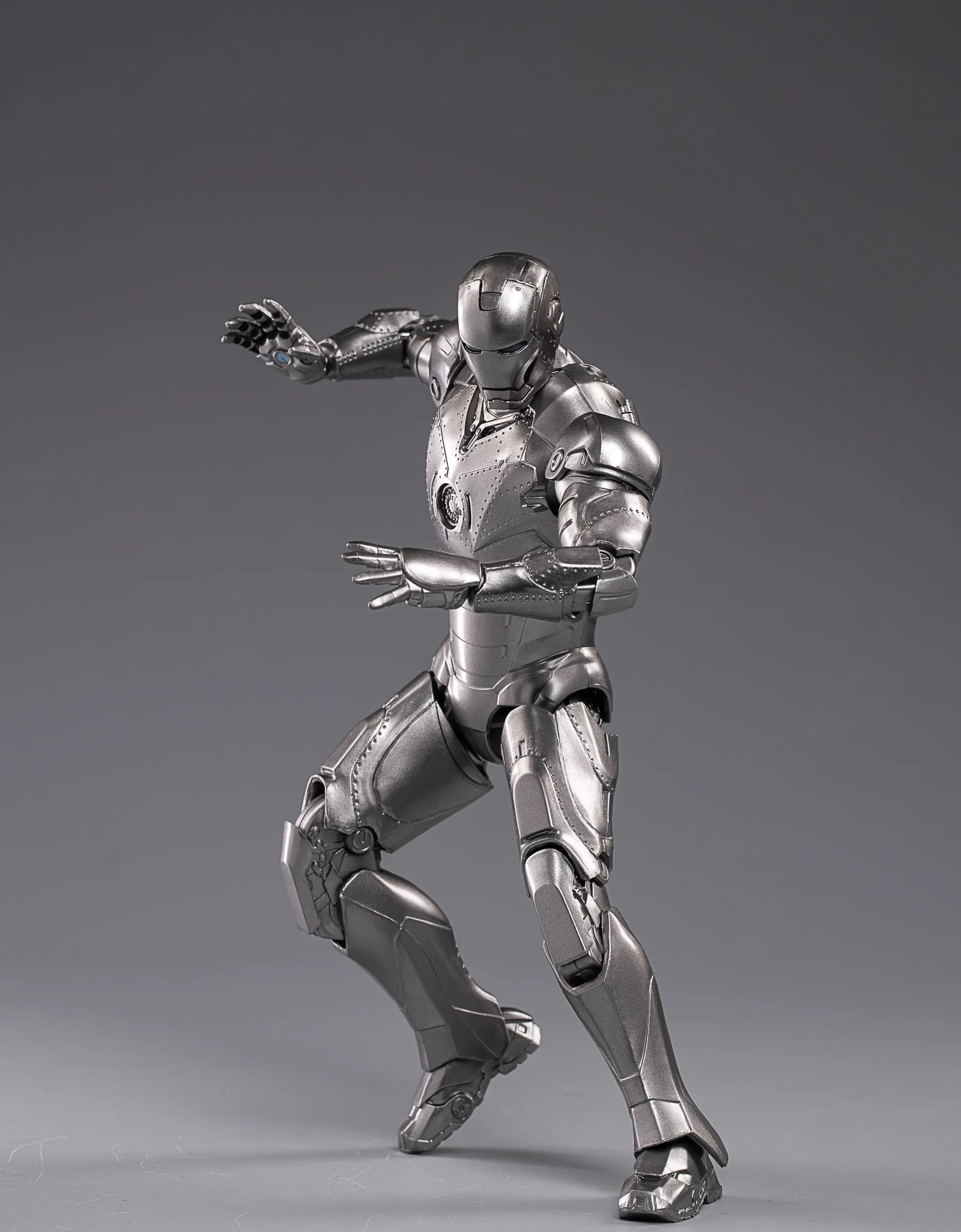 ZD Toys Marvel Avengers 1/10 Iron Man MK2 Action Figure