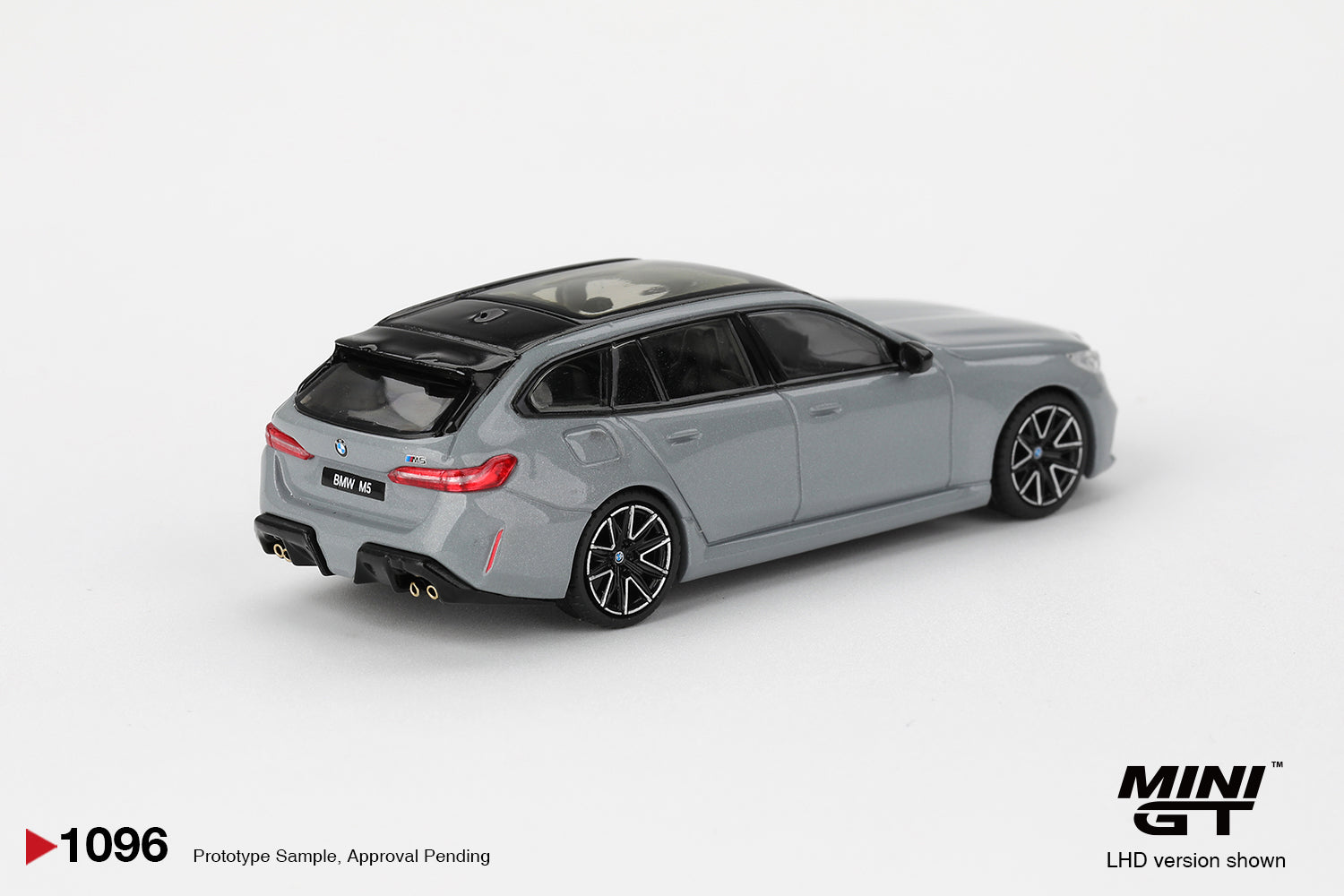 MINI GT #1096 BMW M5 Touring (G99) Brooklyn Grey Metallic RHD Car