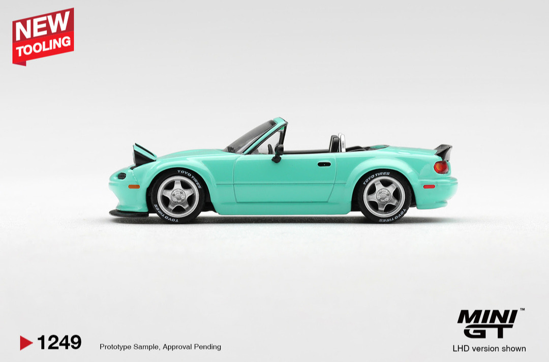 (Pre-order) Mini GT #1249 Mazda MX-5 (NA) Pandem Mint Green LHD Diecast Model