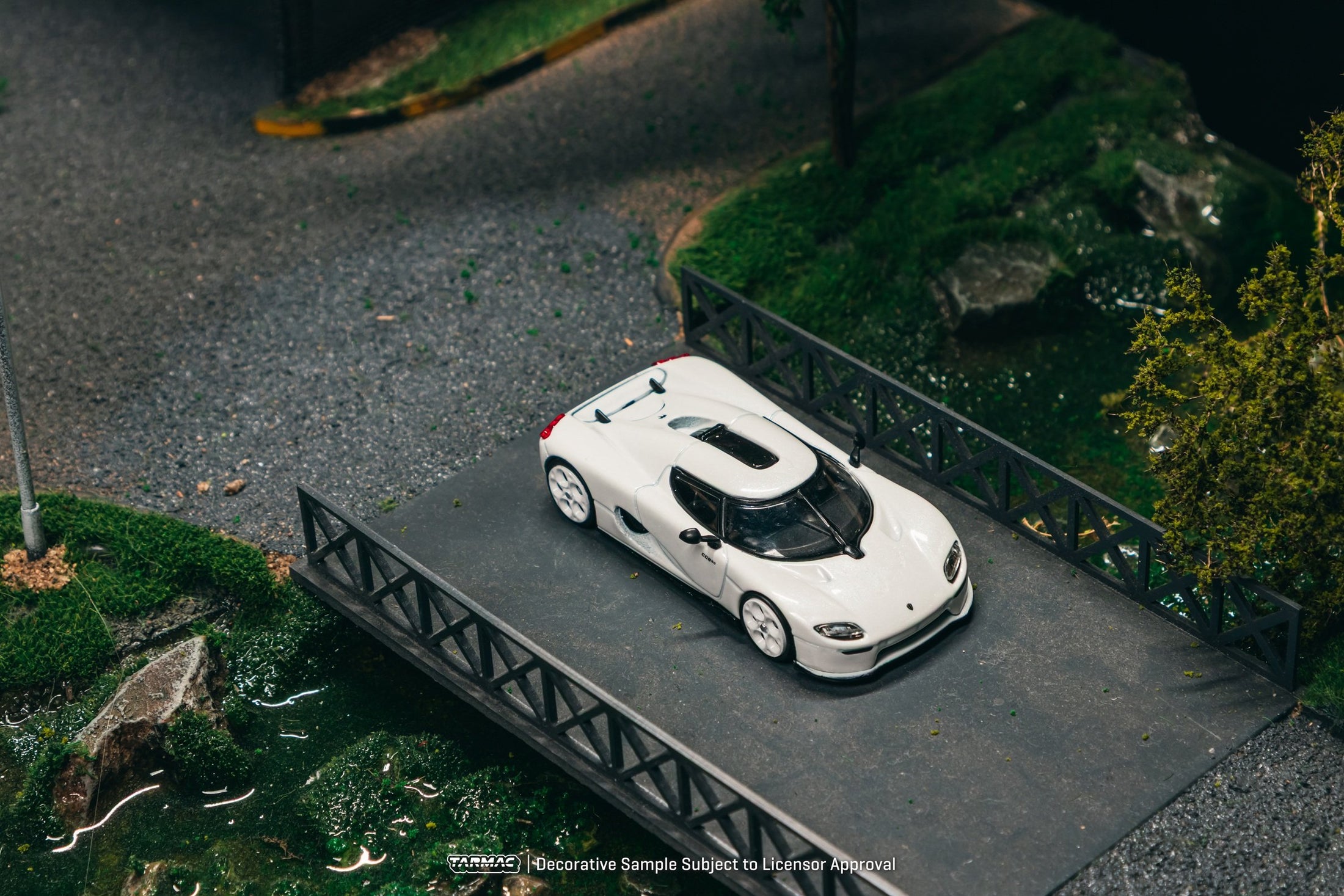 Tarmac Works 1:64 Koenigsegg CC850 White Die-cast Model Car