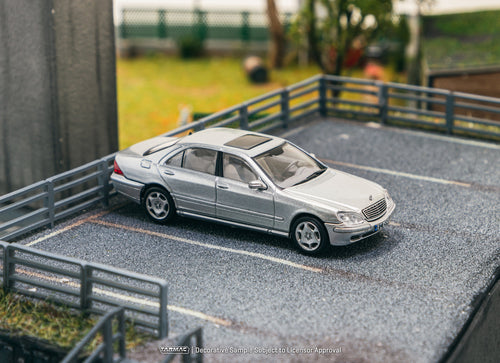 Load image into Gallery viewer, Tarmac Works 1/64 Mercedes-Benz S-Class Brilliant Silver Metallic
