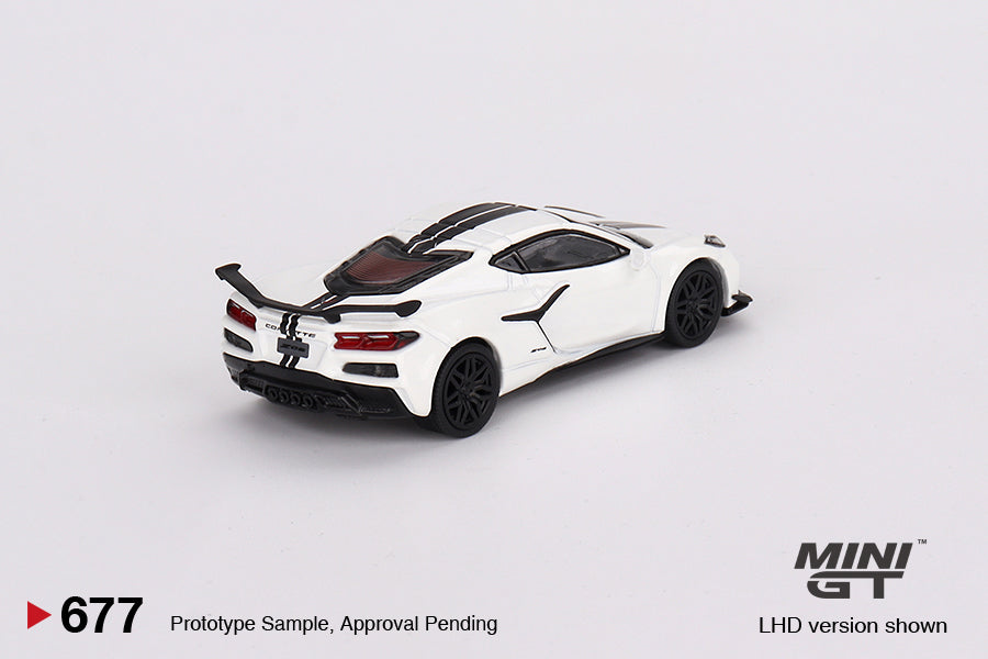 Mini GT #677 Chevrolet Corvette Z06 2023  Arctic White LHD Model Car