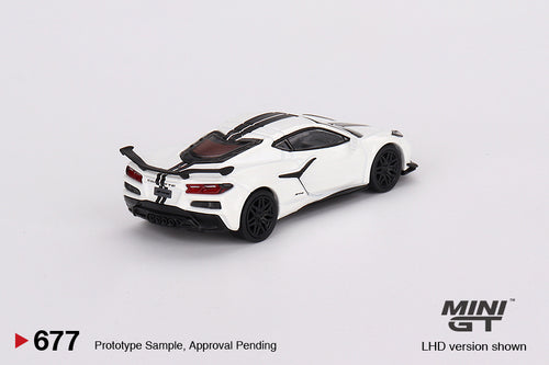 Load image into Gallery viewer, Mini GT #677 Chevrolet Corvette Z06 2023  Arctic White LHD Model Car
