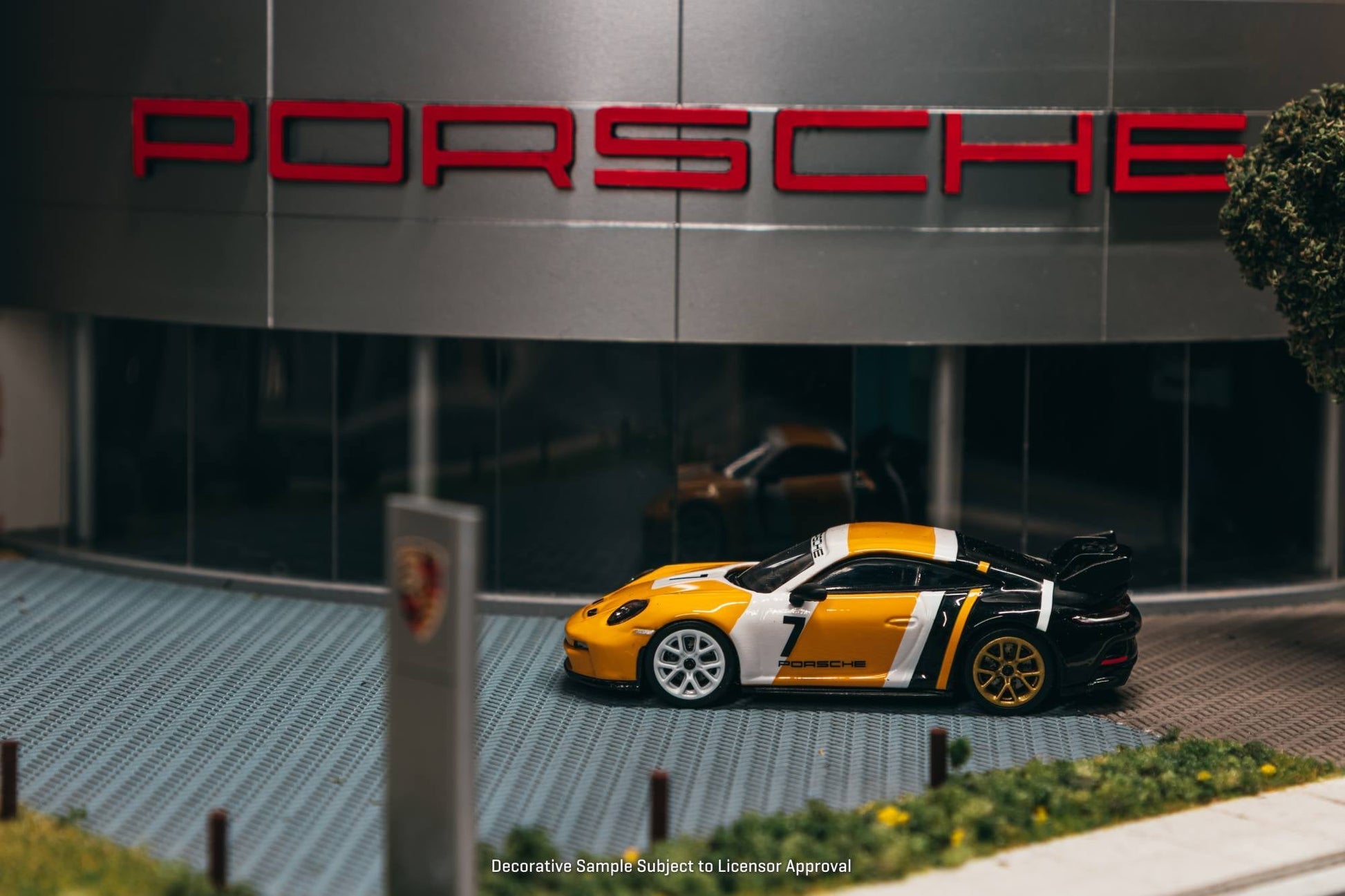 (Pre-order) Tarmac Works 1/64 Porsche 911 GT3 (992) Yellow / Black Diecast Model