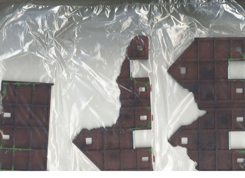 Load image into Gallery viewer, Takara Tomy TOMYTEC Diorama 1:144 -  Dio Com-DCM12 Decayed Warehouse
