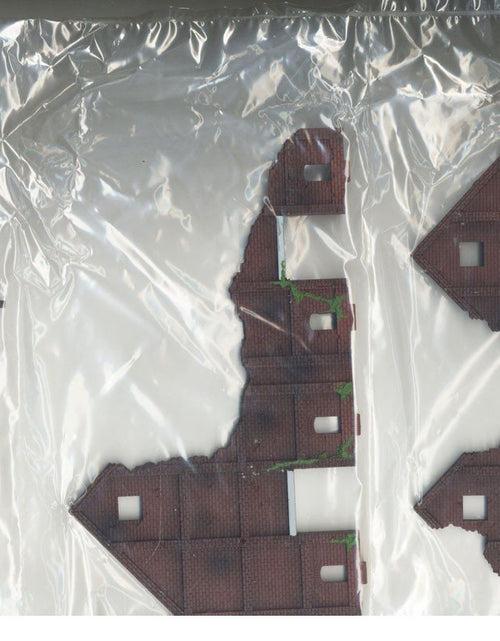 Load image into Gallery viewer, Takara Tomy TOMYTEC Diorama 1:144 -  Dio Com-DCM12 Decayed Warehouse
