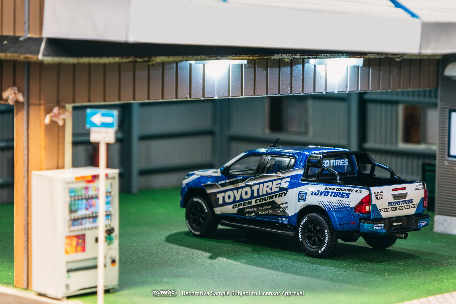 Tarmac Works 1/64 Toyota Hilux  Toyo Tires Diecast model car