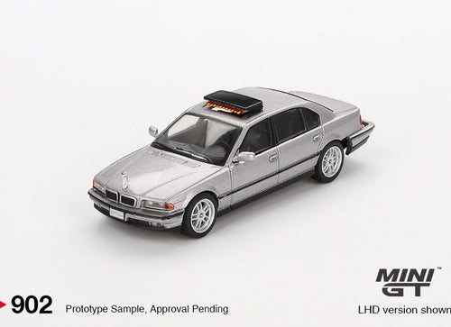 Load image into Gallery viewer, Mini GT #902 1/64  BMW 750IL 007 Bond "Tomorrow Never Dies" English
