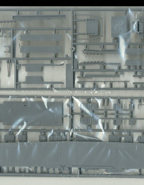 Load image into Gallery viewer, Tamiya #31712 1/700 US Aircraft Carrier YORKTOWN Model kit
