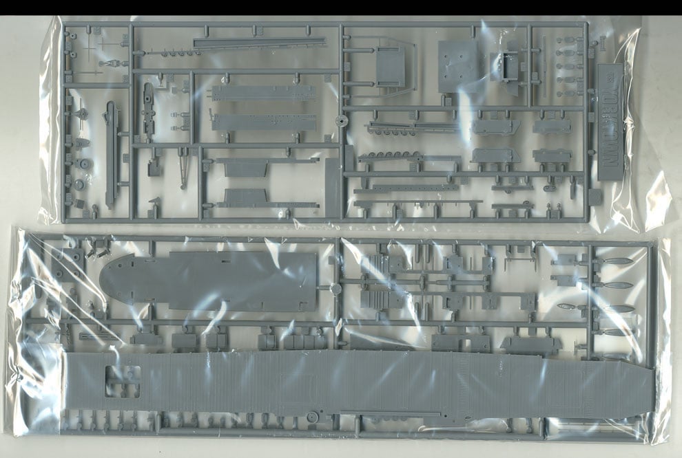 Tamiya #31712 1/700 US Aircraft Carrier YORKTOWN Model kit