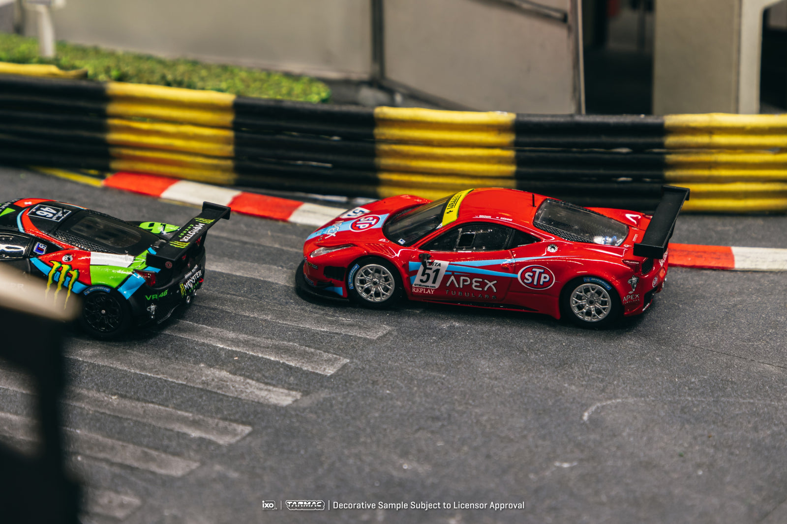 Tarmac Works 1/64 Ferrari 458 Italia GT3 FIA GT3 Europe 2011 D. Brown