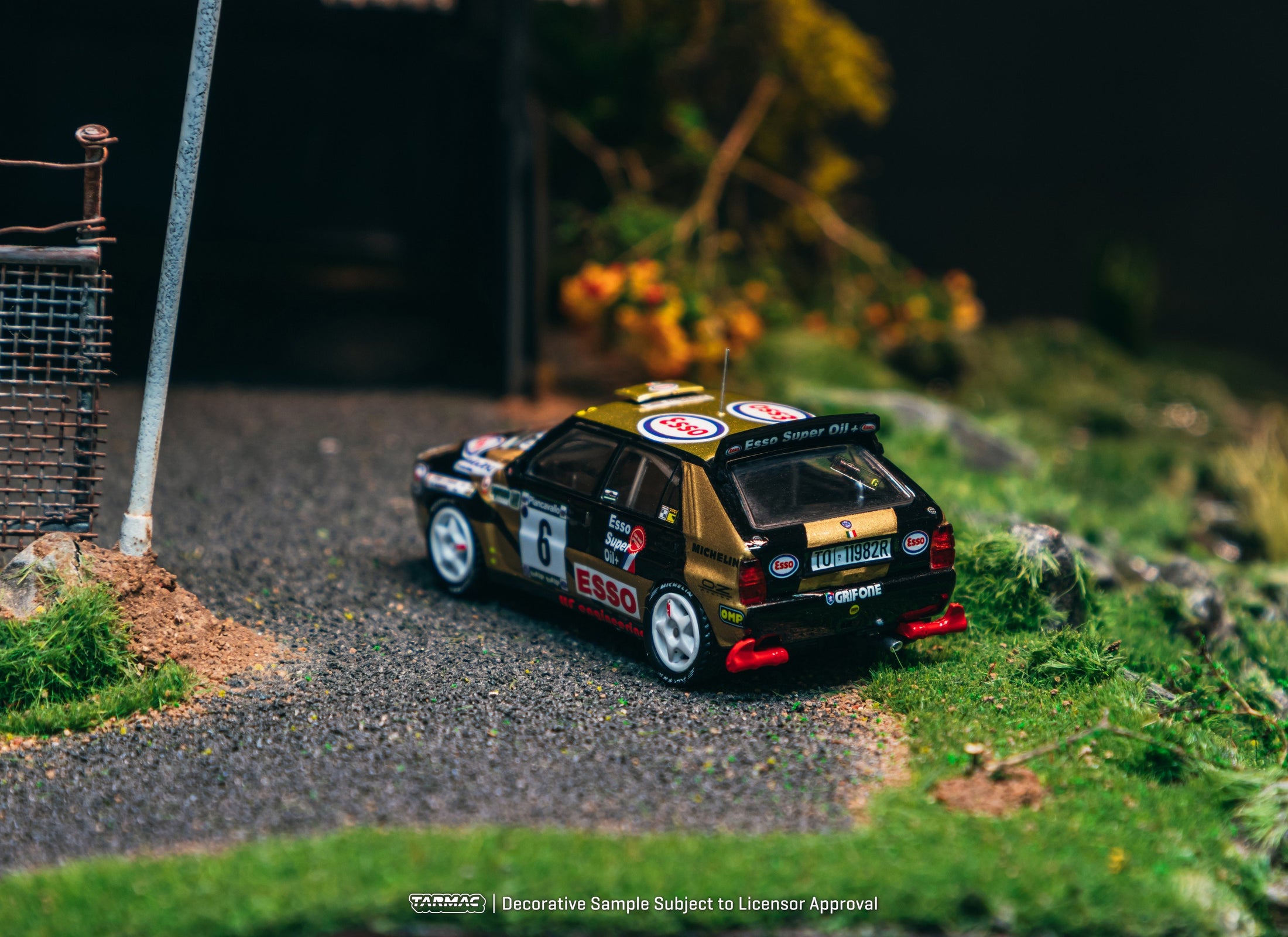 (Pre-order) Tarmac Works Lancia Delta HF Integrale ECR Piancavallo Rally 1993