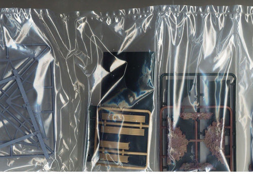 Load image into Gallery viewer, Takara Tomy TOMYTEC Diorama 1:144 -  Dio Com-DCM12 Decayed Warehouse
