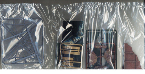 Load image into Gallery viewer, Takara Tomy TOMYTEC Diorama 1:144 -  Dio Com-DCM12 Decayed Warehouse
