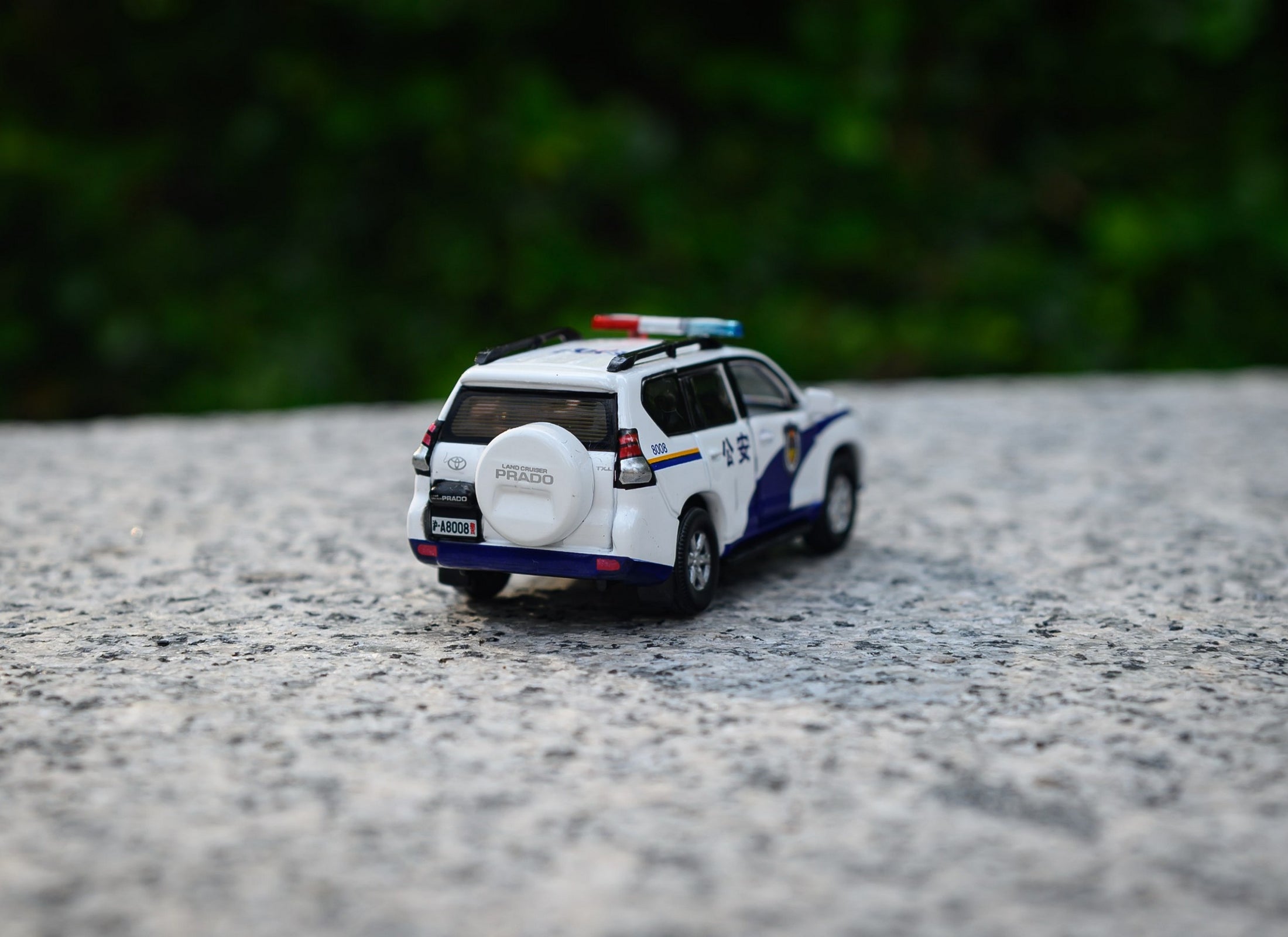 Tiny City Diecast CN03 - 1/64 Toyota Prado Gong An (8008) Model Car