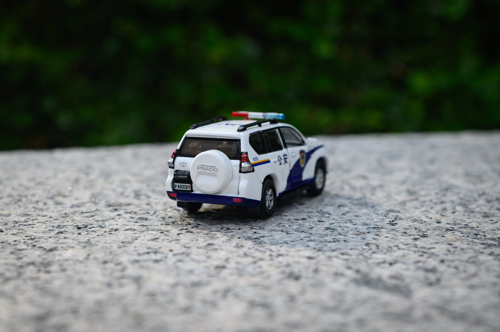 Tiny City Diecast CN03 - 1/64 Toyota Prado Gong An (8008) Model Car