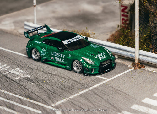 Load image into Gallery viewer, (Pre-order) Tarmac Works 1/64 LB-Silhouette WORKS GT NISSAN 35GT-RR EmeraldGreen
