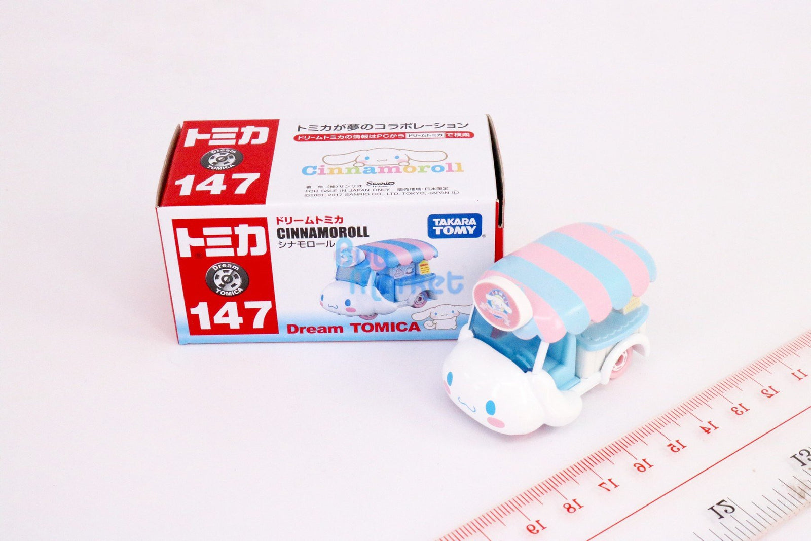 Takara Tomy Dream TOMICA Sanrio No. 147 Cinnamoroll Diecast Toy Car Japan