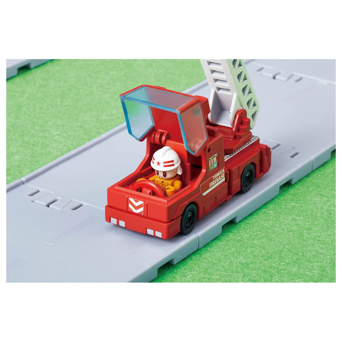 Takara Tomy Tomica World Town - Town Creator Fire Base play Set