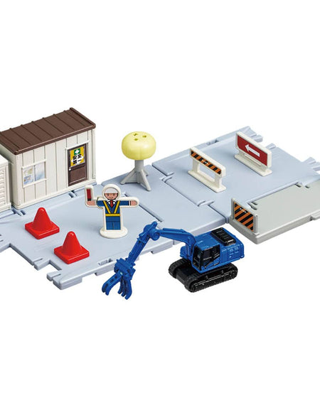Takara Tomy Tomica Town World Road Construction Site (with Tomica & Parts)