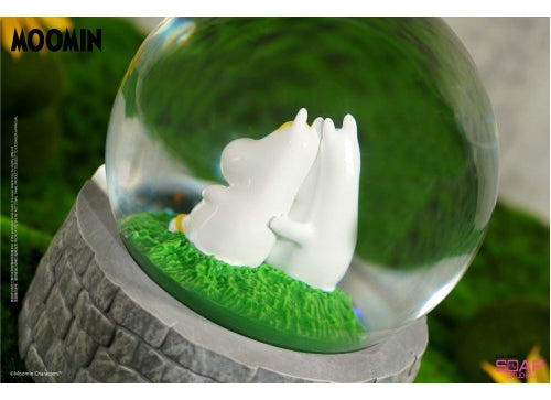 Load image into Gallery viewer, Soap Studio Moomin Family Moomin &amp; Snorkmaiden Couple Water Crystal Ball
