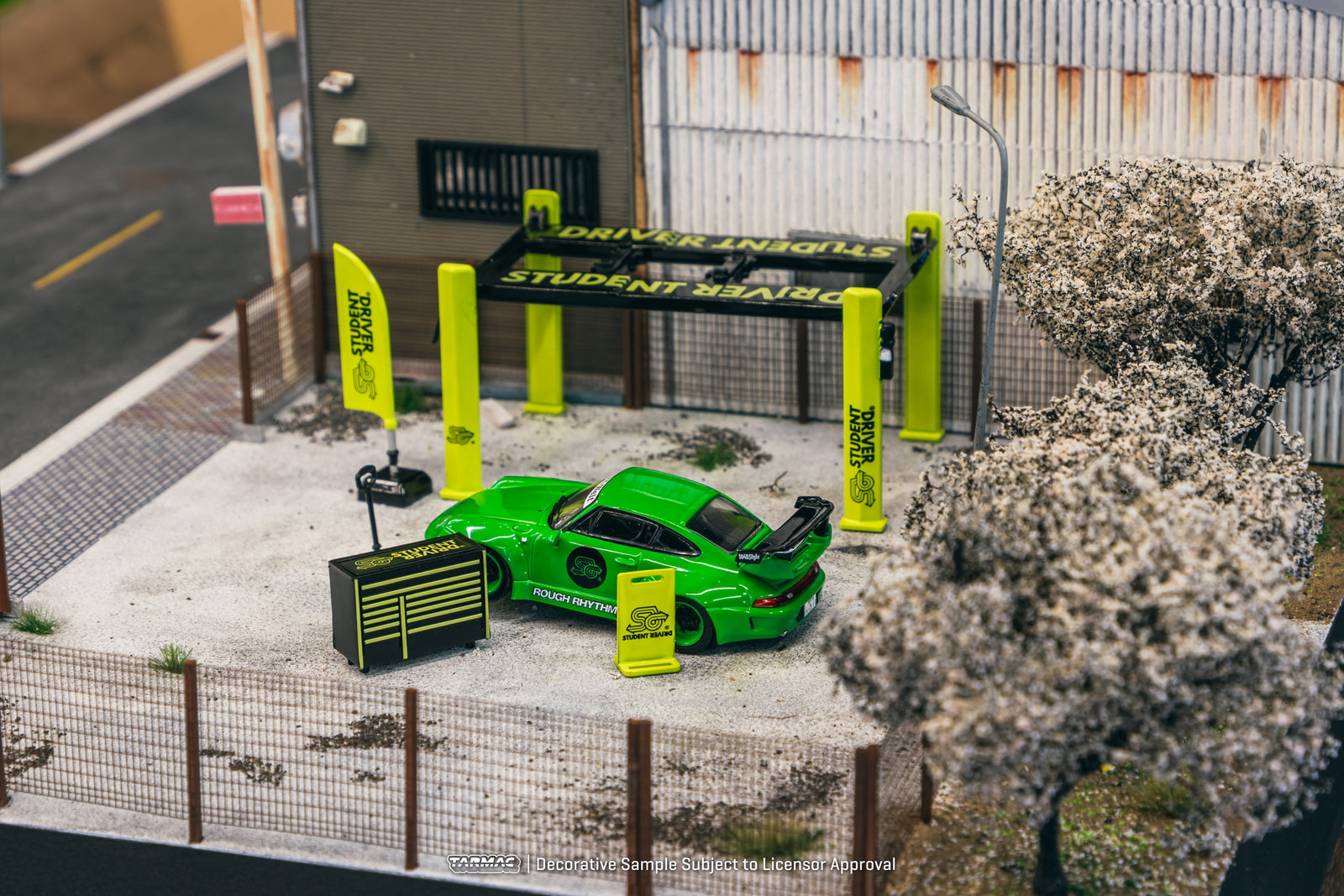 Tarmac Works 1/64 Garage tools set Student Driver Diorama Parts