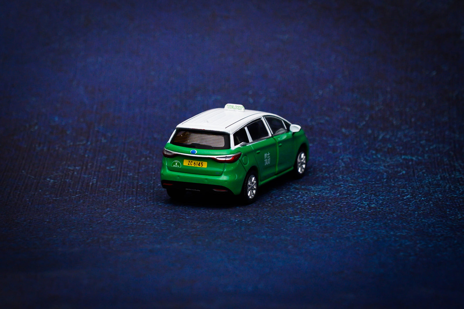Tiny City PTV22 Die-cast Model Car - e6 Electric Taxi (New Territories) (ZC8145)