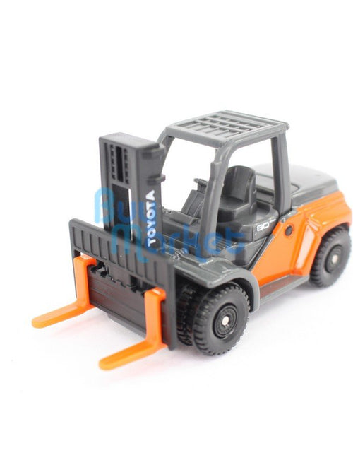 Load image into Gallery viewer, Takara Tomy Tomica #111 Toyota L and F Geneo Stacker 1/62 Diecast Toy Car
