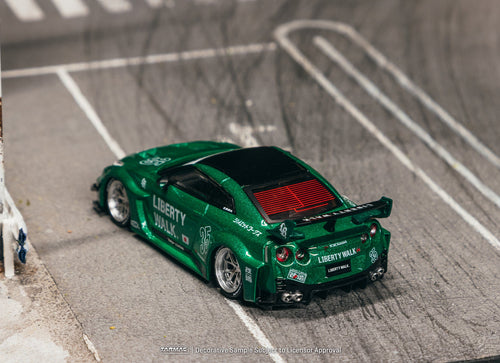 Load image into Gallery viewer, (Pre-order) Tarmac Works 1/64 LB-Silhouette WORKS GT NISSAN 35GT-RR EmeraldGreen

