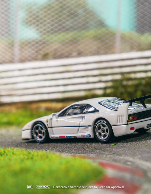 Load image into Gallery viewer, Tarmac Works 1/64 Ferrari F40 Lightweight White Diecast Model Car
