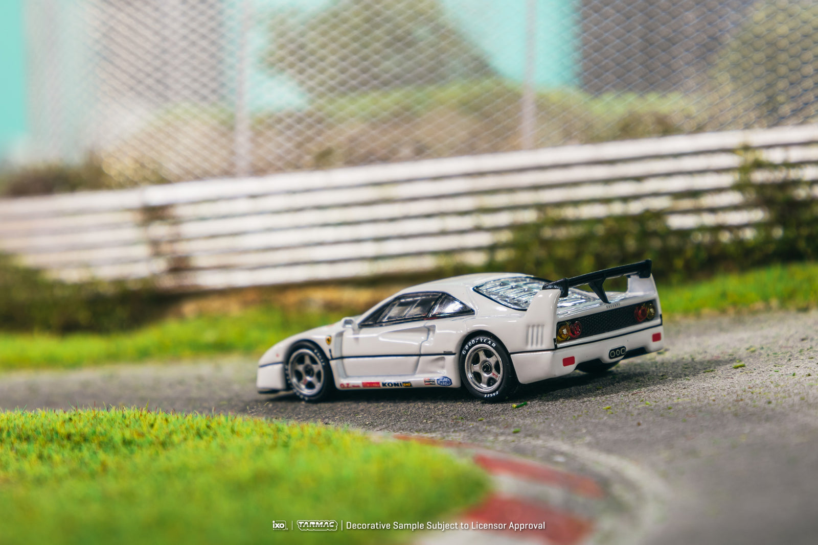 Tarmac Works 1/64 Ferrari F40 Lightweight White Diecast Model Car