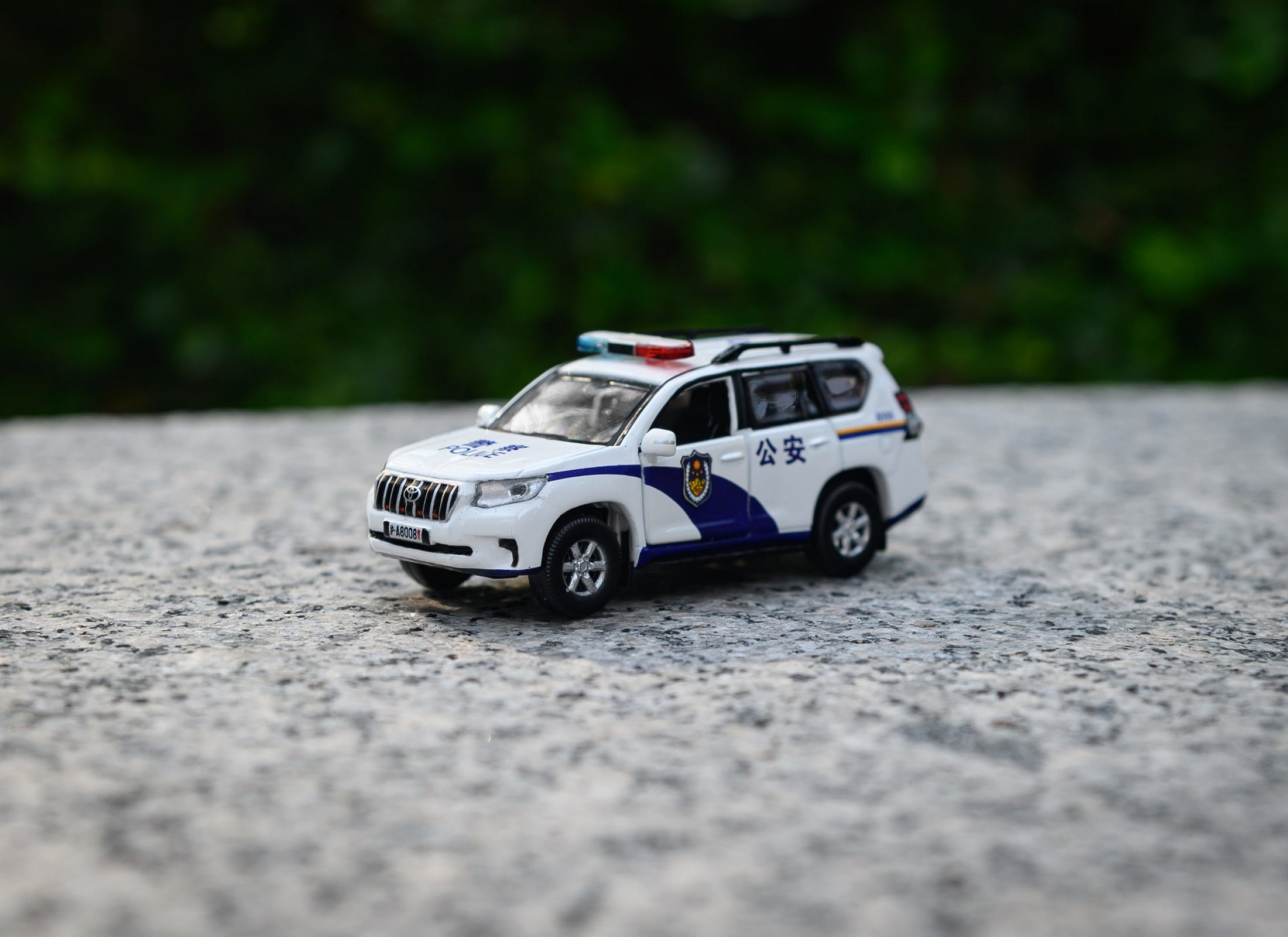 Tiny City Diecast CN03 - 1/64 Toyota Prado Gong An (8008) Model Car