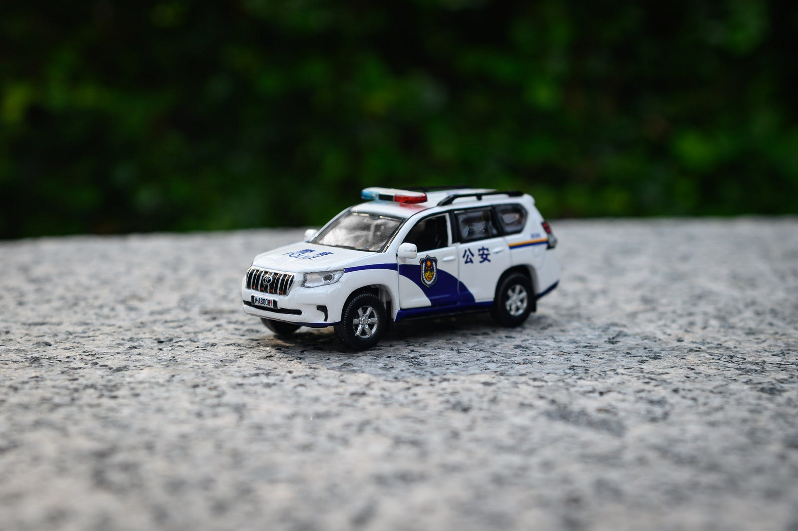 Tiny City Diecast CN03 - 1/64 Toyota Prado Gong An (8008) Model Car