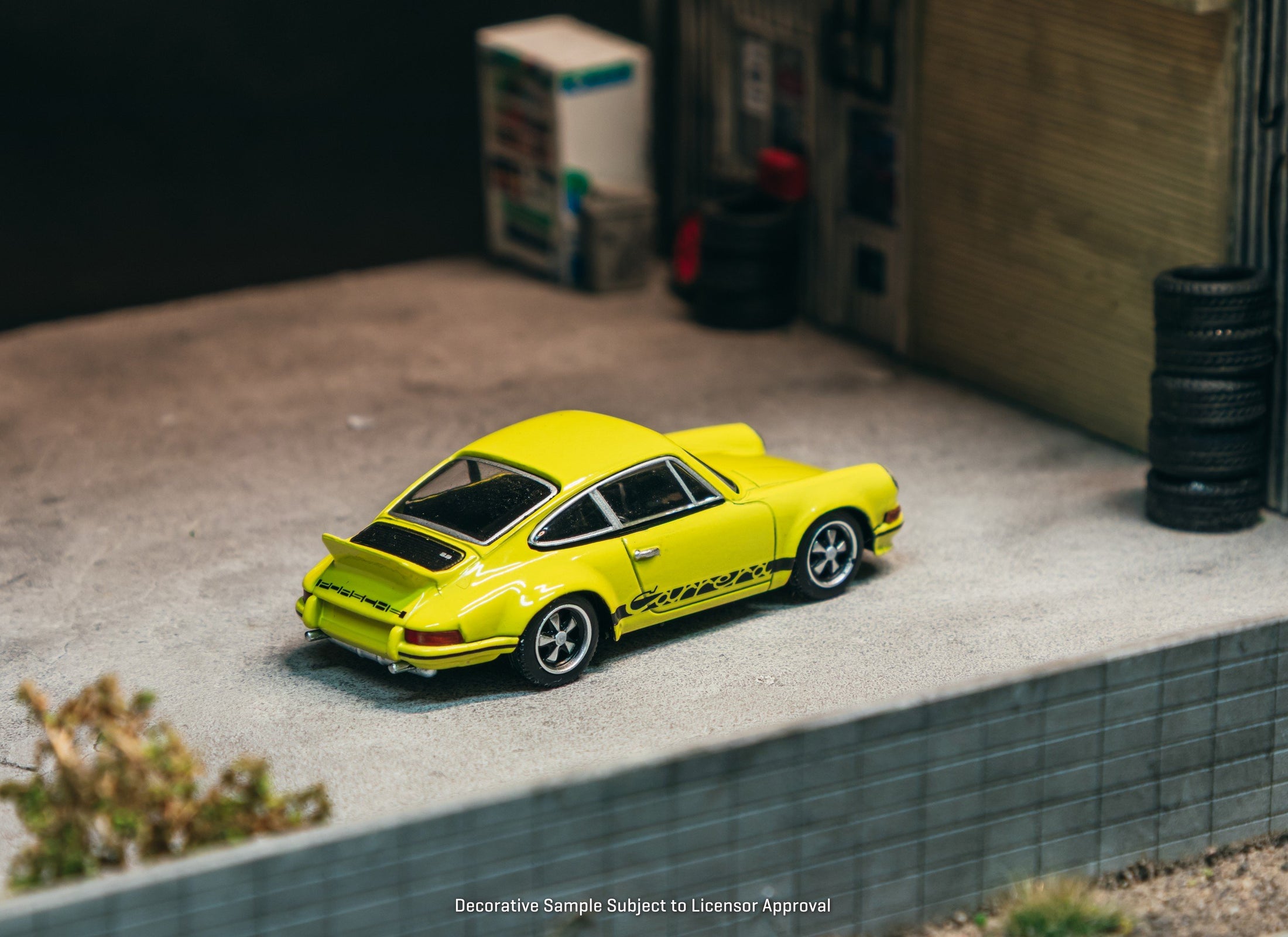 (Pre-order) Tarmac Works 1/64 Porsche 911 Carrera RS 2.7 Lightweight Yellow