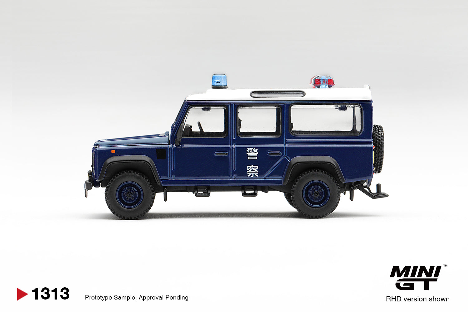 (Pre-order) Mini GT #1313 Land Rover Defender 110 Royal HK Police Tai Po Distrit