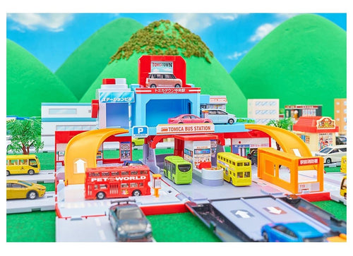 Load image into Gallery viewer, Takara Tomy Tomica World Vehicle Town Big Transforming Double-Decker Bus Rotary
