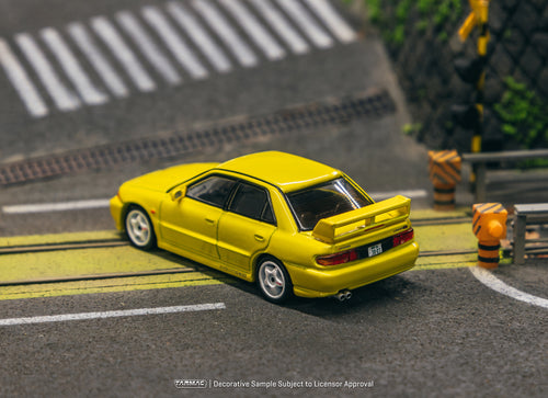 Load image into Gallery viewer, Tarmac Works 1/64 Mitsubishi Lancer GSR Evolution III Yellow Model
