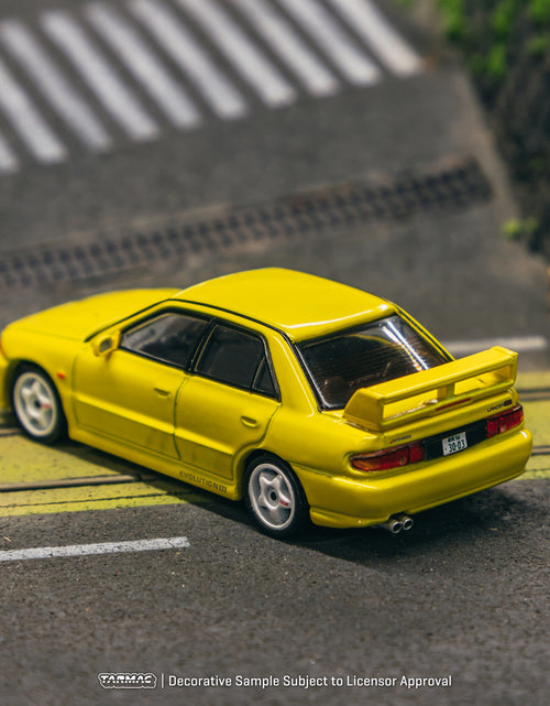 Load image into Gallery viewer, Tarmac Works 1/64 Mitsubishi Lancer GSR Evolution III Yellow Model
