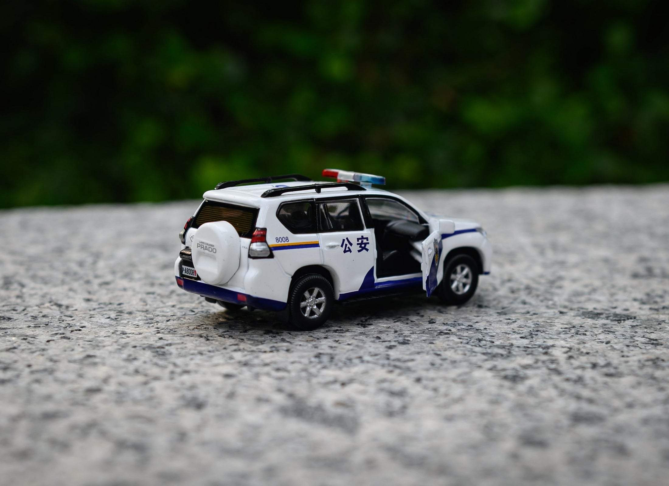 Tiny City Diecast CN03 - 1/64 Toyota Prado Gong An (8008) Model Car