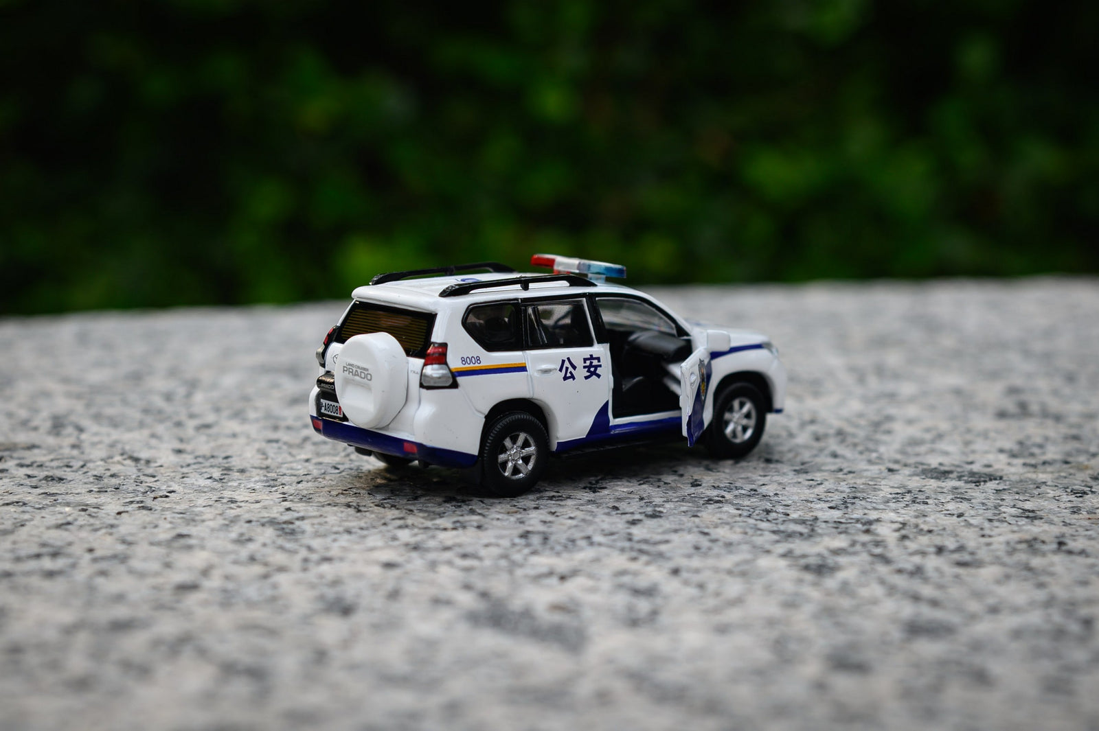 Tiny City Diecast CN03 - 1/64 Toyota Prado Gong An (8008) Model Car