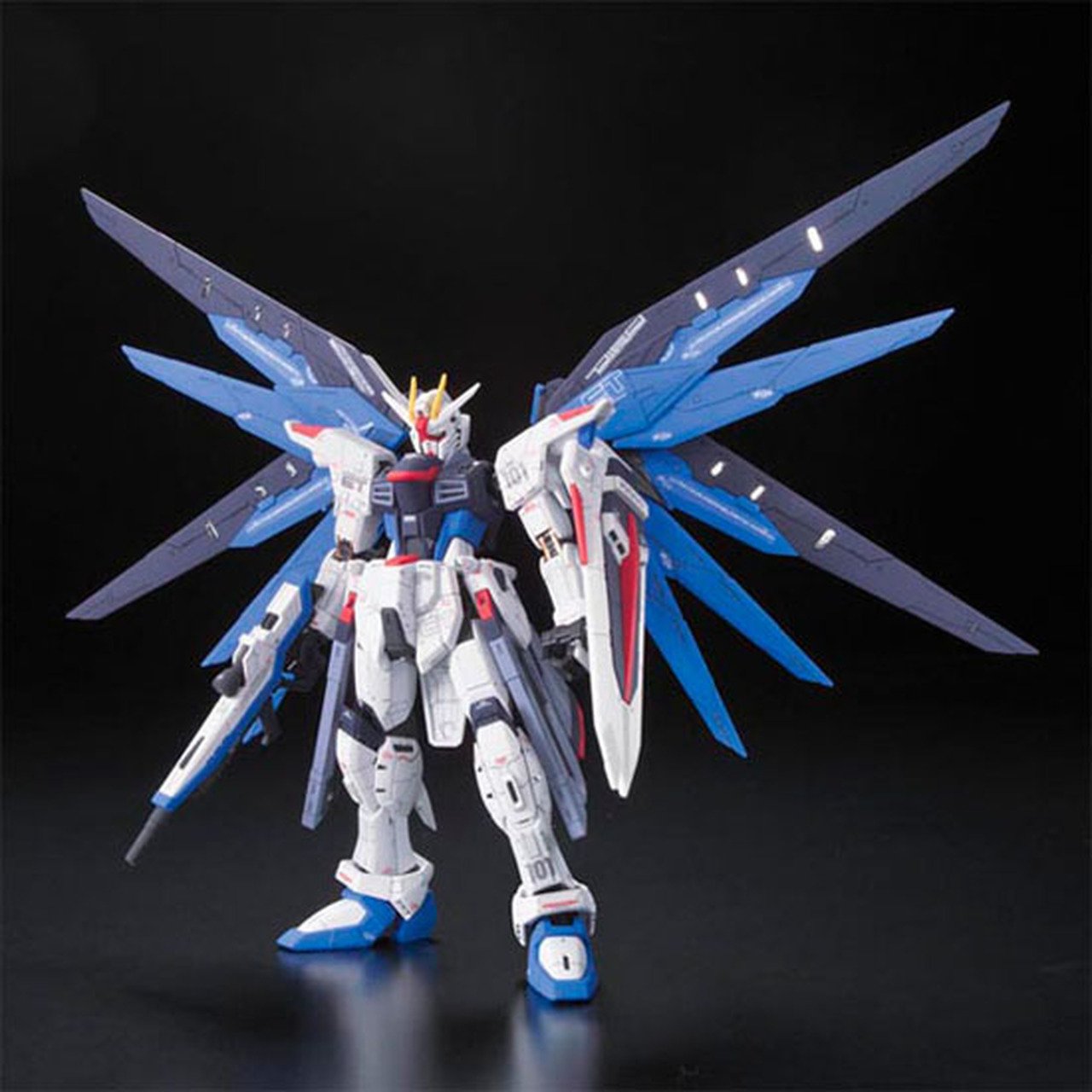 Bandai RG 1/144 ZGMF-X10A Freedom Gundam (Gundam Model Kits)